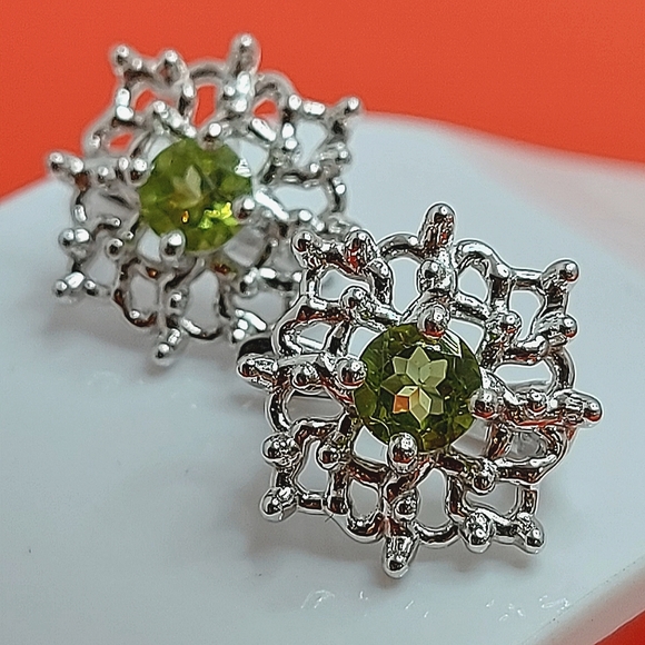 Natural Peridot 925‎ Sterling Silver Earrings - Picture 6 of 6